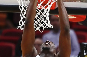 九游体育关于广州队训练开放日；加时末段迎来里程碑引欢呼；全明星赛在即；更衣室氛围转暖的信息