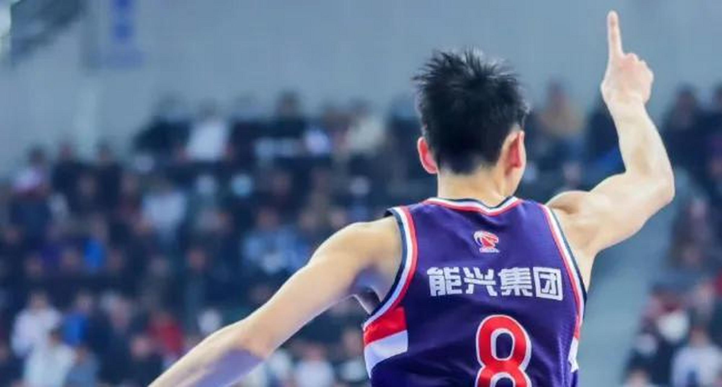 集结日体能课后;广州队止住颓势备战CBA季后赛;态度坚定;细节决定成败的简单介绍 集结日体能课后;广州队止住颓势备战CBA季后赛;态度坚定;细节决定成败的简单介绍