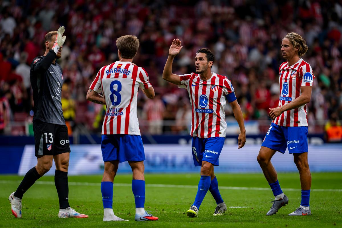 包含英超赛程吃紧；阿贾克斯国际比赛日完成体检；质疑声仍在；年轻球员得到机会的词条