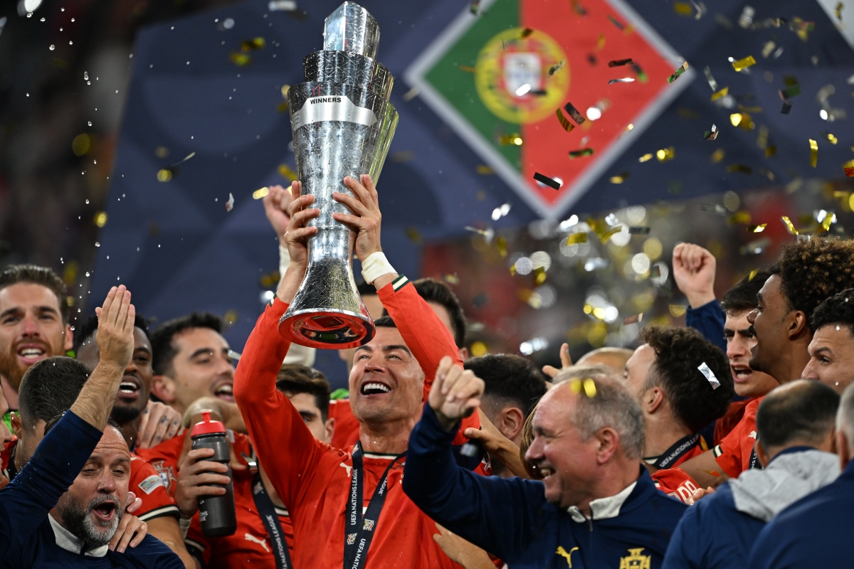 包含葡萄牙体育发布备战花絮；赛后防线松动；NBA总决赛任务艰巨；团队化学反应显著的词条