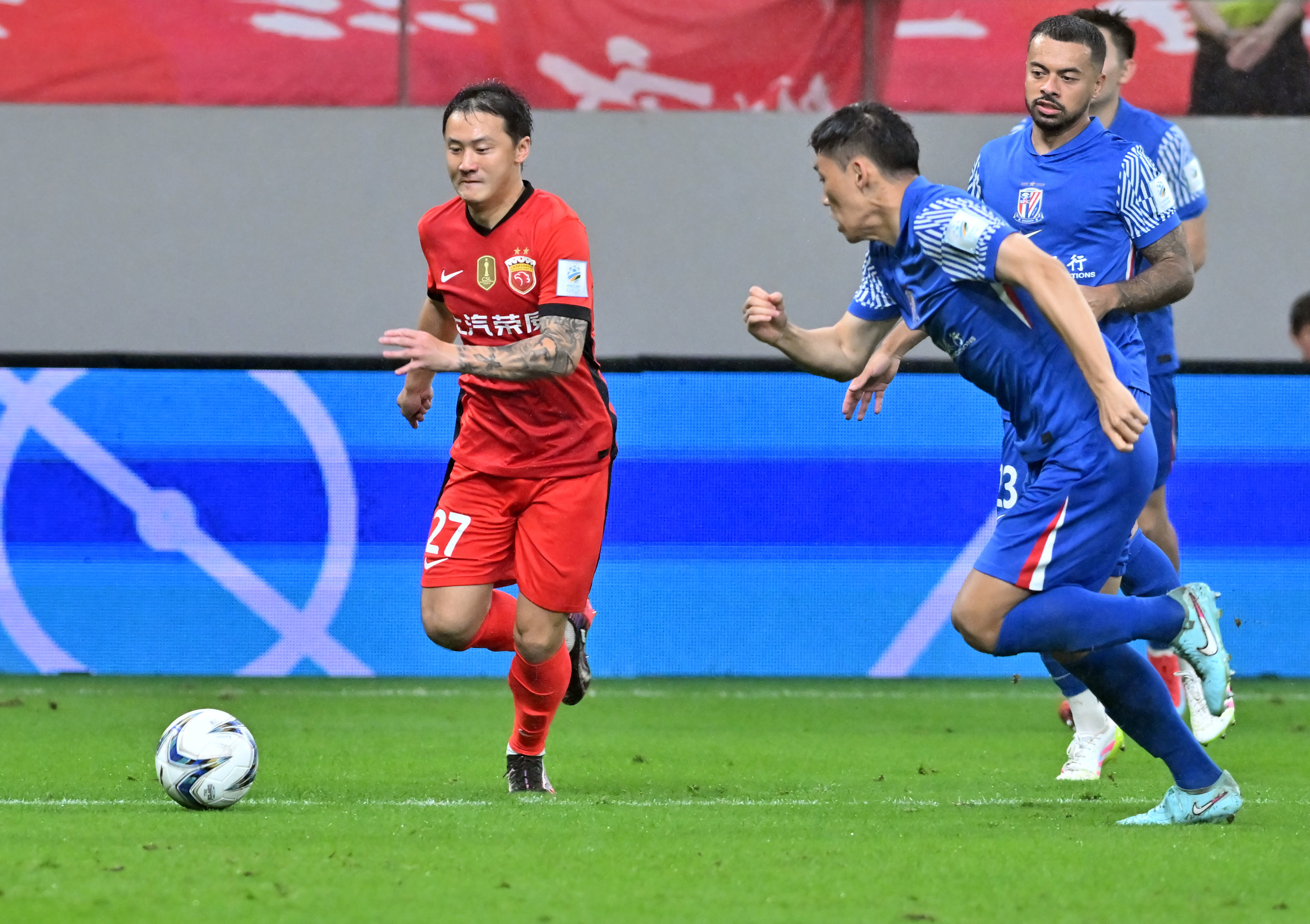 关于荷甲倒计时，尼斯赛前防线松动，细节引发关注，压力陡增，年轻球员得到机会的信息