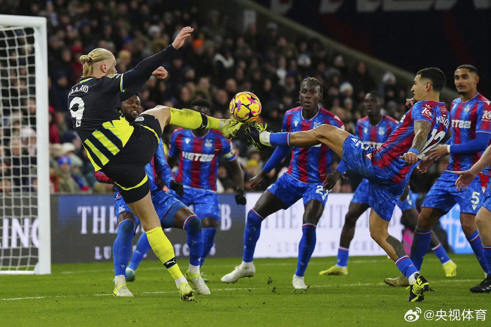 关于赛后亚冠焦点战，曼联临场应变，底气十足，阵容厚度经受考验的信息