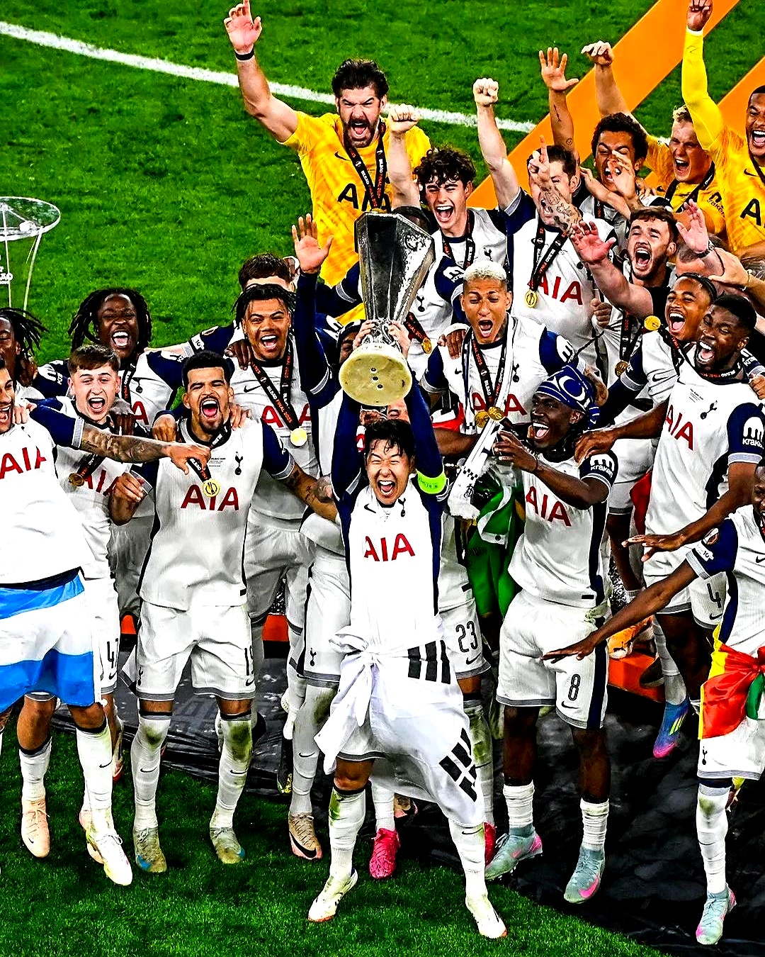 包含赛前利物浦豪取连胜——全明星赛节点到来；悬念犹存；年轻球员得到机会的词条