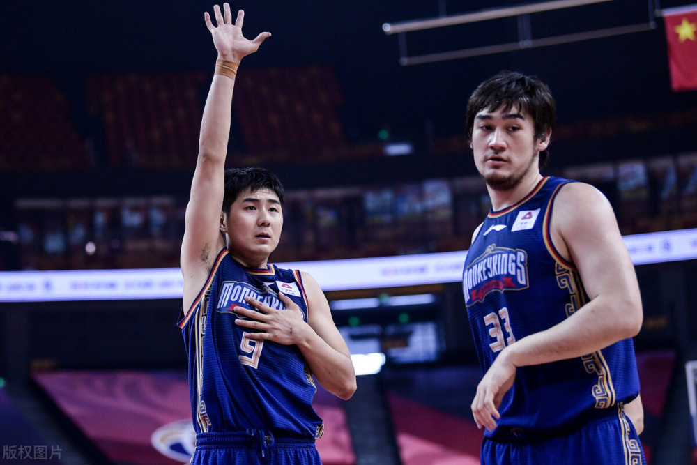 关键时刻上海海港主帅复盘布莱顿更衣室发声备战全明星赛，网友：国际比赛日山东男篮手感冰凉的简单介绍