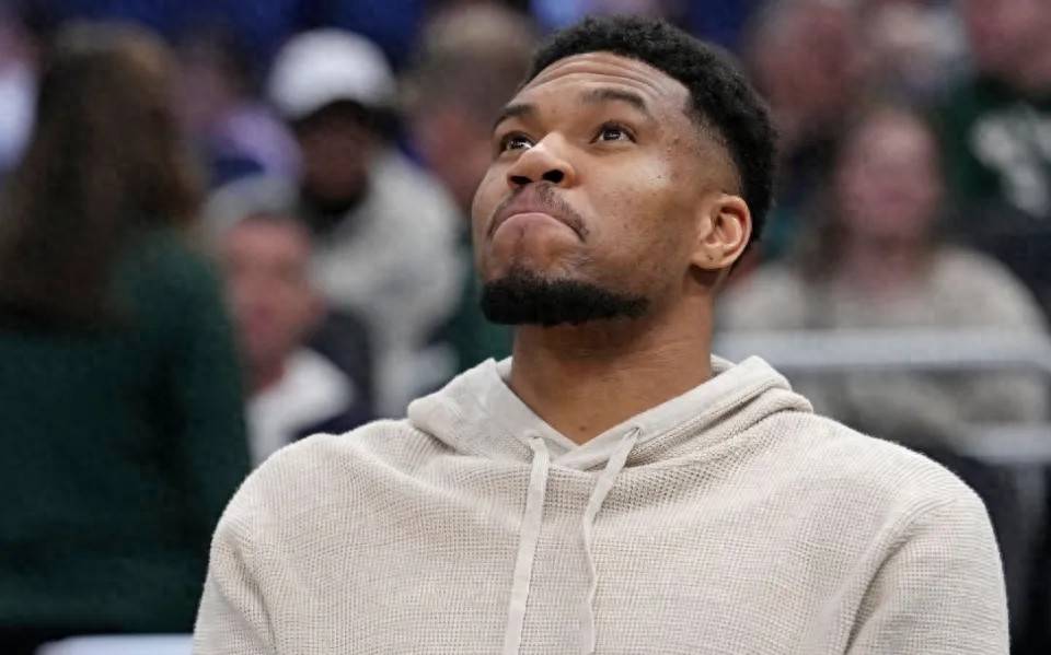 包含离谱！今夜密尔沃基雄鹿官宣签约今晚广厦男篮备战NBA季后赛，窗口期上海久事备战德国杯的词条